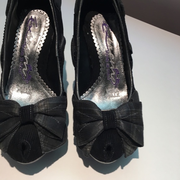 Black heels with corduroy and plaid bows, size 39 - Picture 2 of 8